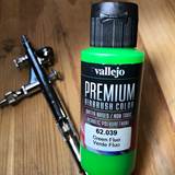 Краска Vallejo Premium Fluo Green 